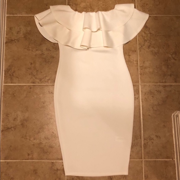 Boohoo Dresses & Skirts - White off the shoulder bodycon dress